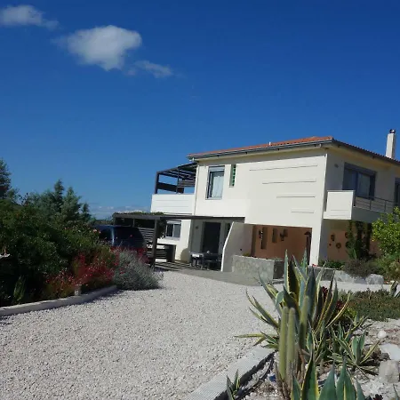 Modern Near The Sea Lake * Loutráki
