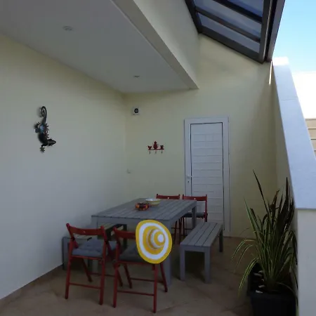 Modern Near The Sea Lake Διαμέρισμα Λουτράκι